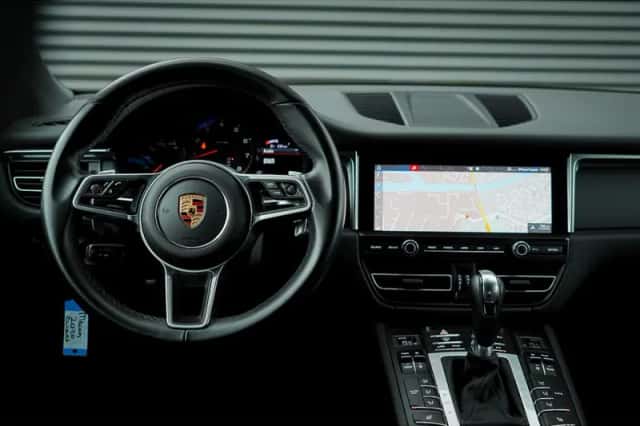 Porsche Macan (2020) thumbnail 43