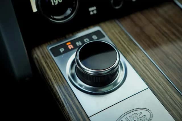 Land Rover Range Rover (2019) thumbnail 16