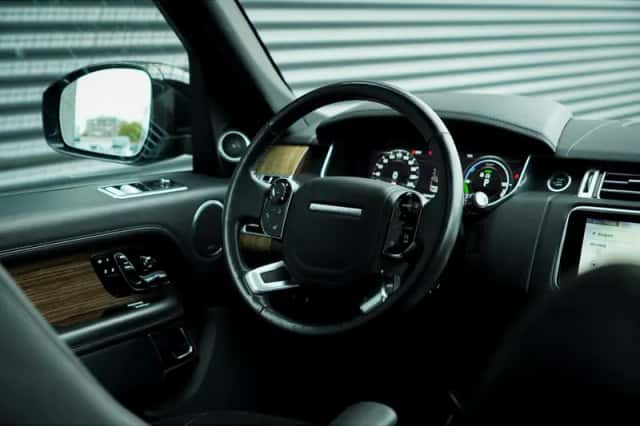 Land Rover Range Rover (2019) thumbnail 38