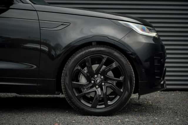 Land Rover Discovery (2024) thumbnail 11