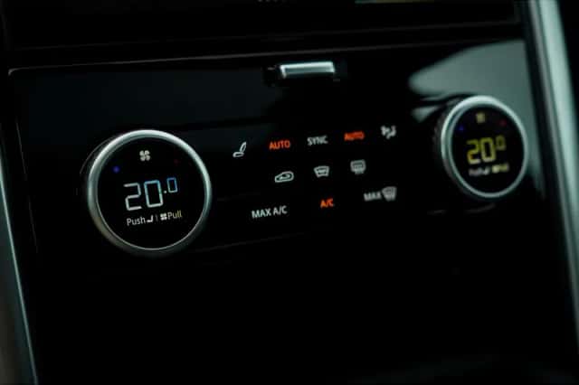 Land Rover Discovery (2024) thumbnail 20