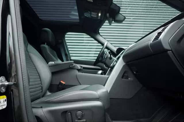 Land Rover Discovery (2024) thumbnail 28