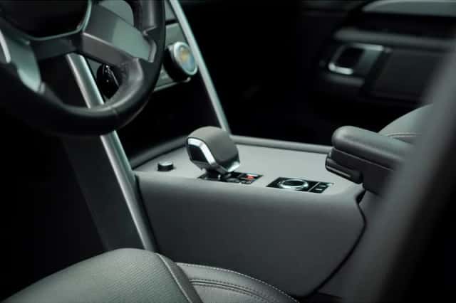 Land Rover Discovery (2024) thumbnail 34