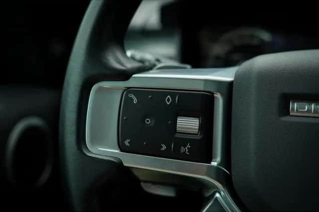 Land Rover Discovery (2024) thumbnail 36