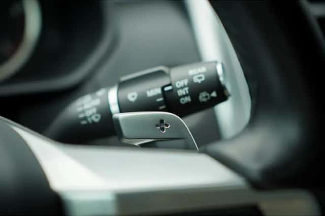 Land Rover Discovery (2024) thumbnail 38