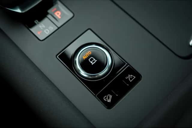 Land Rover Discovery (2024) thumbnail 39