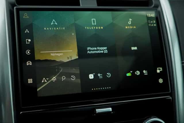 Land Rover Discovery (2024) thumbnail 41