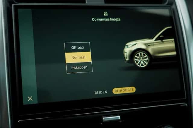 Land Rover Discovery (2024) thumbnail 44