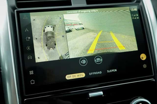 Land Rover Discovery (2024) thumbnail 52