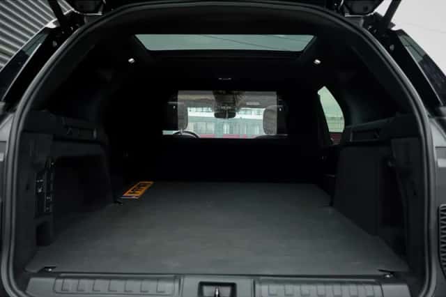 Land Rover Discovery (2024) thumbnail 9