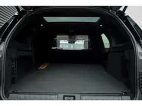 Land Rover Discovery (2024) thumbnail 9