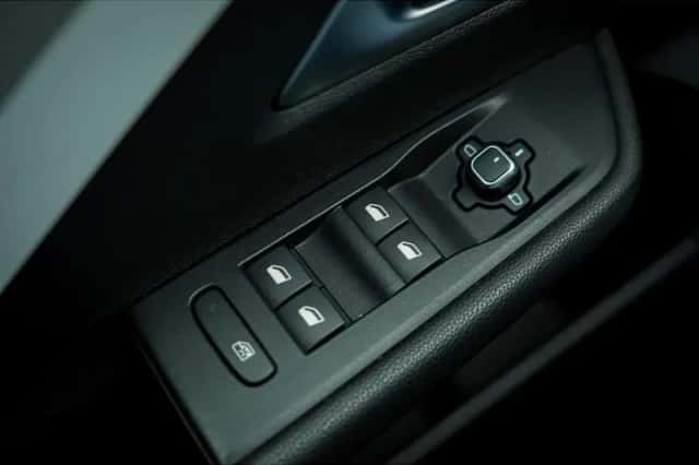 Opel Astra (2023) thumbnail 15