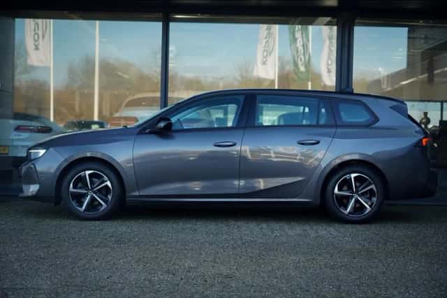 Opel Astra (2023) thumbnail 3