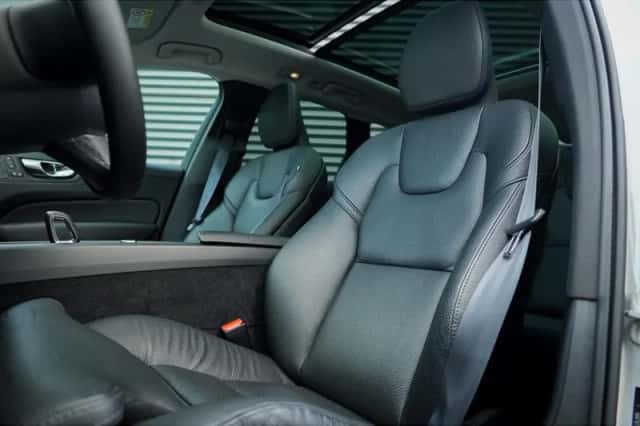 Volvo XC60 (2025) thumbnail 2