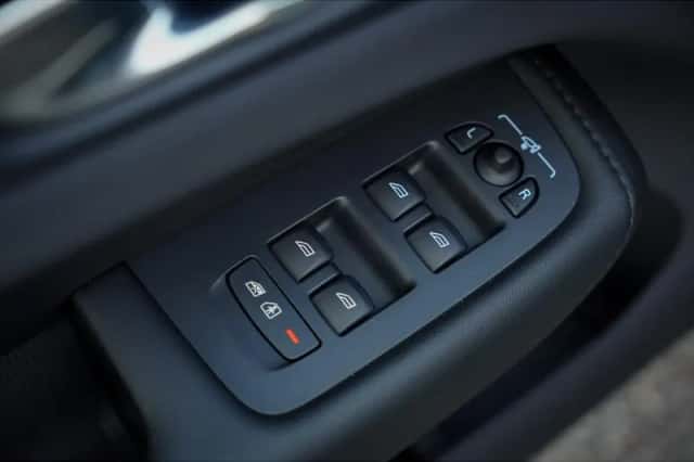 Volvo XC60 (2025) thumbnail 15