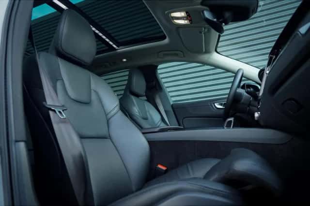 Volvo XC60 (2025) thumbnail 18