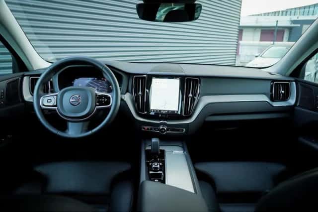 Volvo XC60 (2025) thumbnail 7