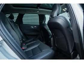 Volvo XC60 (2025) thumbnail 8