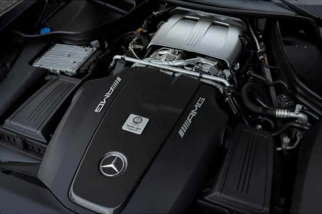 Mercedes-Benz AMG GT (2017) thumbnail 32