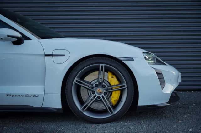 Porsche Taycan (2020) thumbnail 11