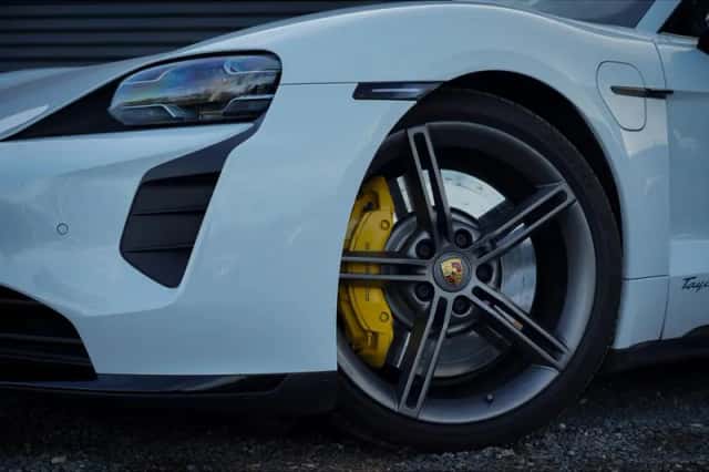 Porsche Taycan (2020) thumbnail 18