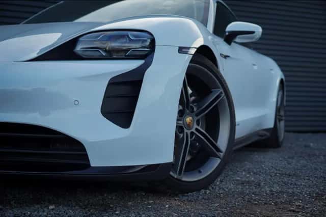 Porsche Taycan (2020) thumbnail 20