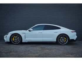Porsche Taycan (2020) thumbnail 3