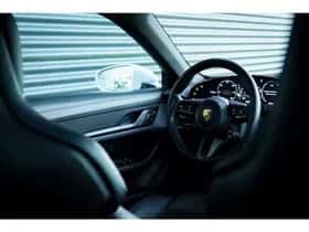 Porsche Taycan (2020) thumbnail 30