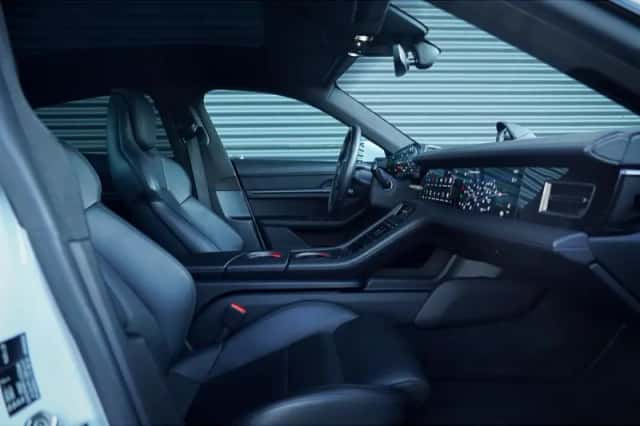 Porsche Taycan (2020) thumbnail 32