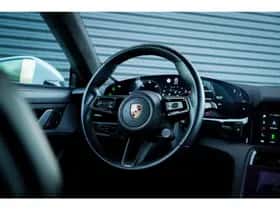 Porsche Taycan (2020) thumbnail 36