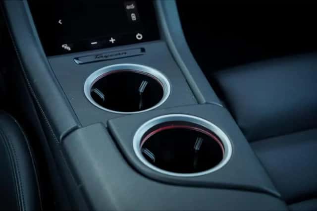 Porsche Taycan (2020) thumbnail 39