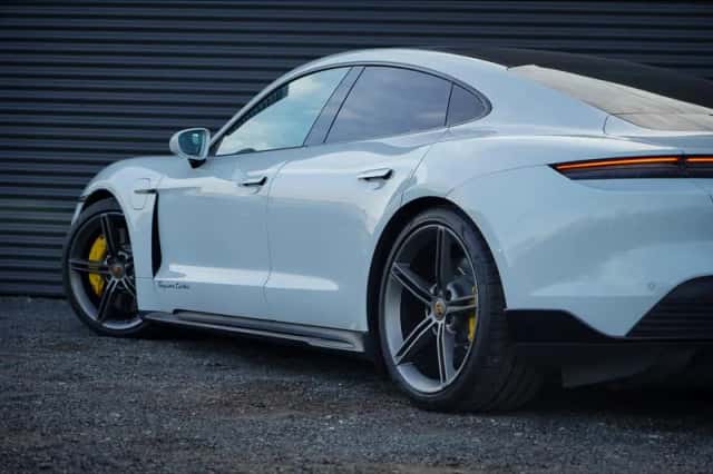Porsche Taycan (2020) thumbnail 43