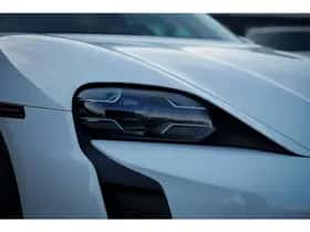 Porsche Taycan (2020) thumbnail 10