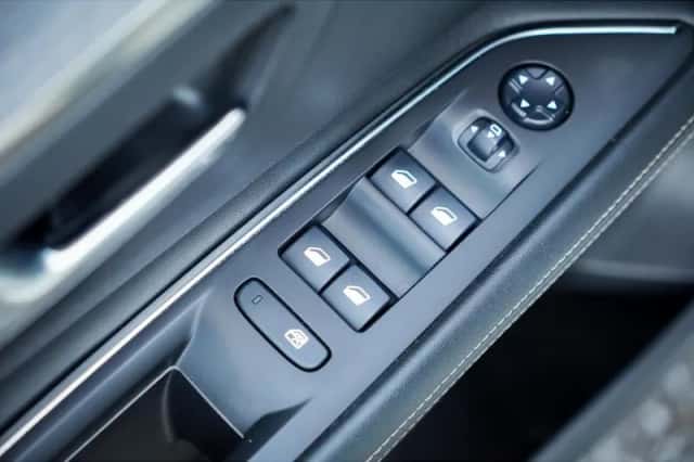 Peugeot 3008 (2020) thumbnail 15