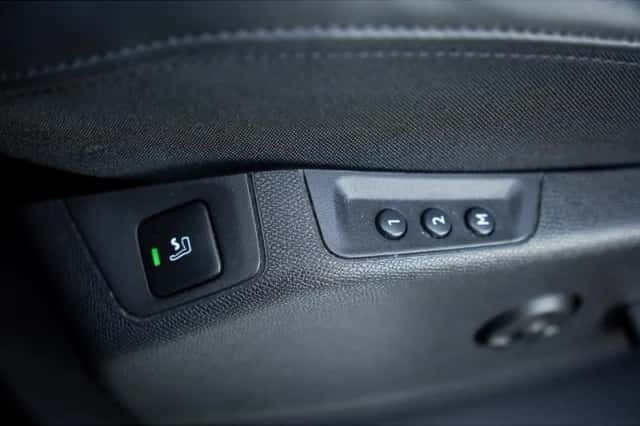 Peugeot 3008 (2020) thumbnail 26