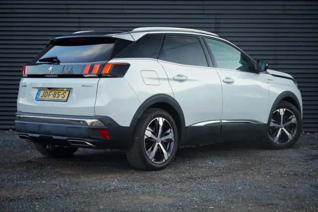 Peugeot 3008 (2020) thumbnail 4