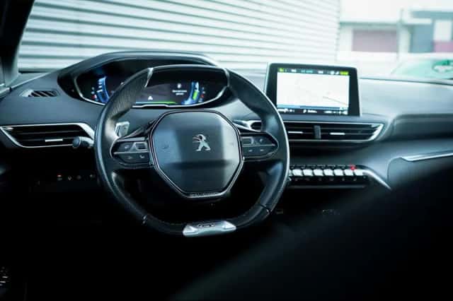 Peugeot 3008 (2020) thumbnail 31