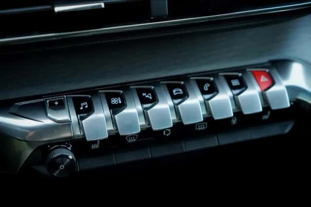 Peugeot 3008 (2020) thumbnail 49