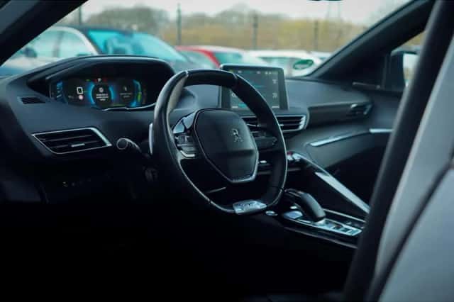 Peugeot 3008 (2020) thumbnail 6