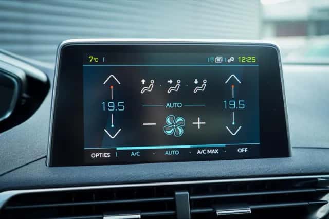 Peugeot 3008 (2020) thumbnail 54