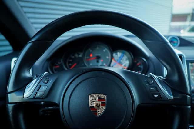 Porsche Cayenne (2013) thumbnail 17