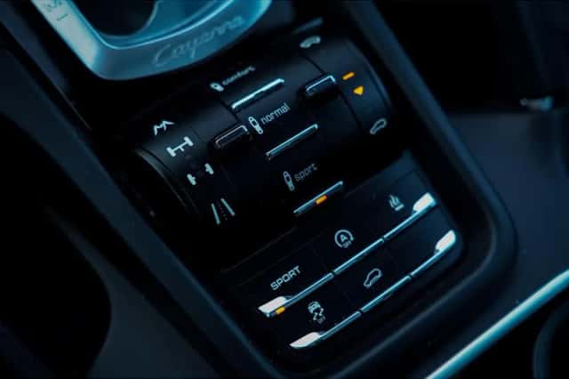 Porsche Cayenne (2013) thumbnail 26