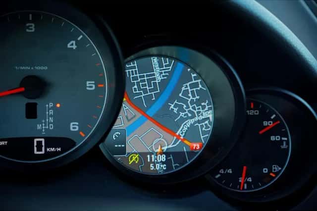Porsche Cayenne (2013) thumbnail 28