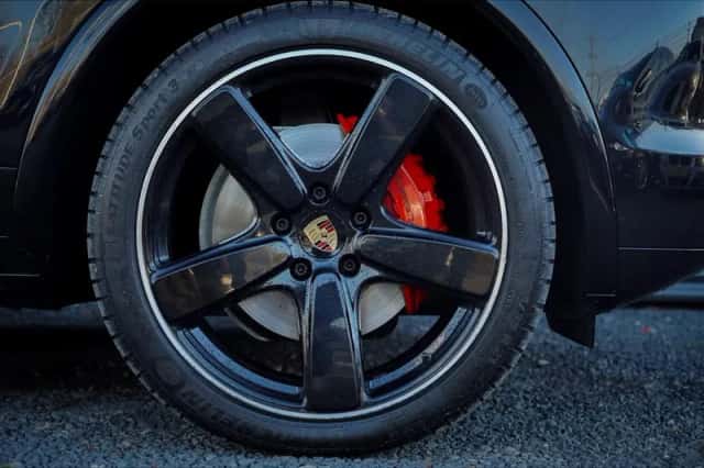 Porsche Cayenne (2013) thumbnail 35