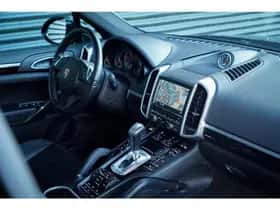 Porsche Cayenne (2013) thumbnail 49