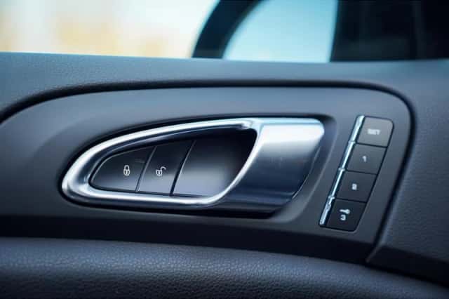 Porsche Cayenne (2013) thumbnail 52
