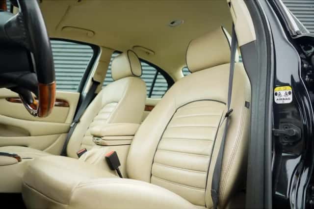 Jaguar X-Type (2009) thumbnail 2