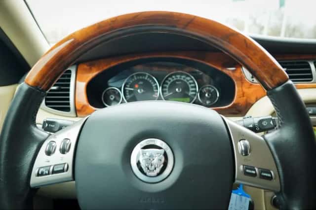 Jaguar X-Type (2009) thumbnail 17