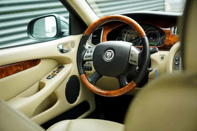 Jaguar X-Type (2009) thumbnail 32