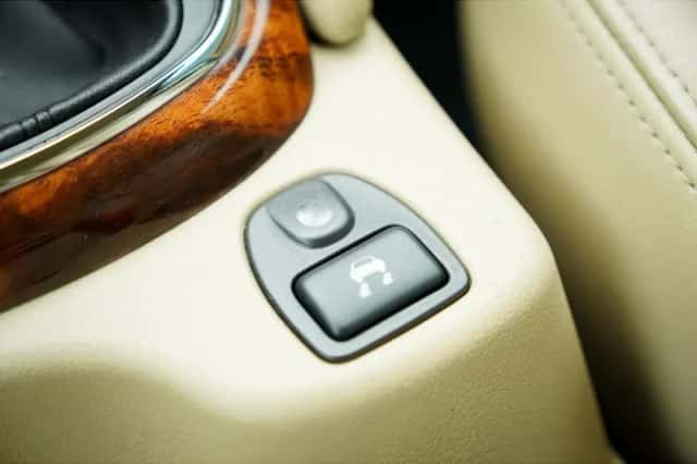 Jaguar X-Type (2009) thumbnail 39